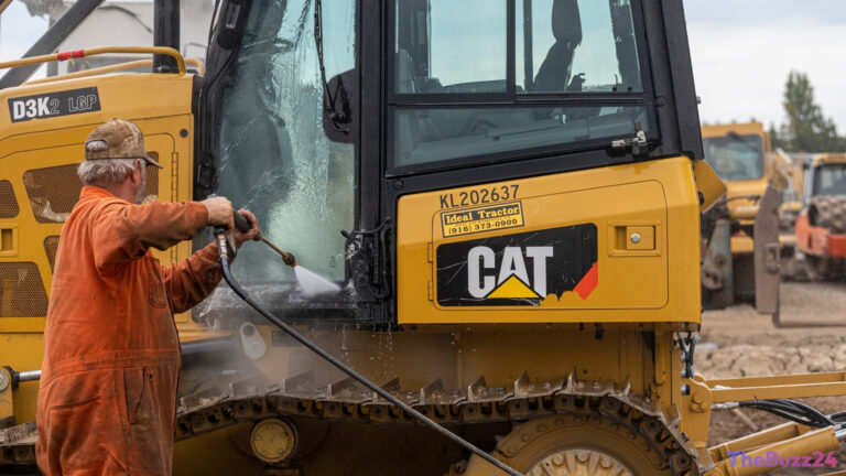 Caterpillar Raises Annual Outlook as AI Data Centers Drive Surge in Power Demand
