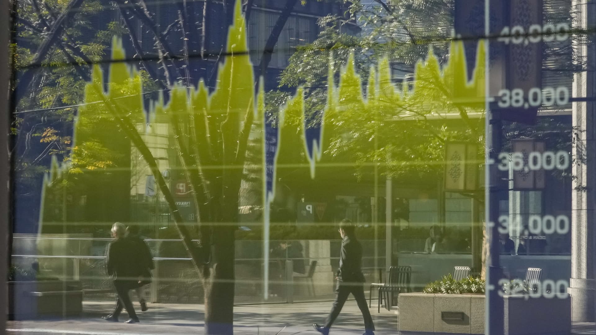 Asia markets trade lower as investors assess fragile Iran-U.S. ceasefire deal