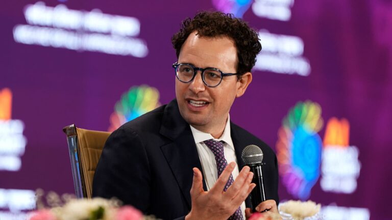 Anthropic rolls out Claude Opus 4.7, an AI model that is less risky than Mythos