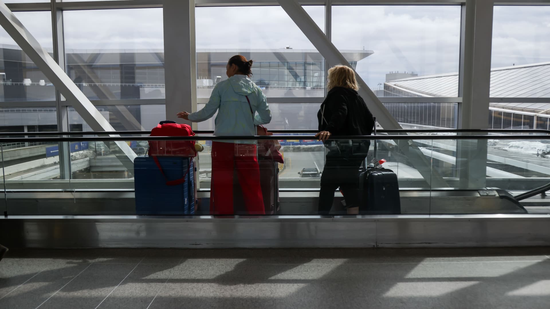 How to save finances on flights as airlines raise prices