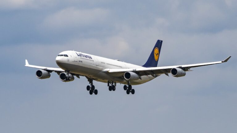 Airports could face a jet fuel crunch within 3 weeks as airlines weigh flight cancellations