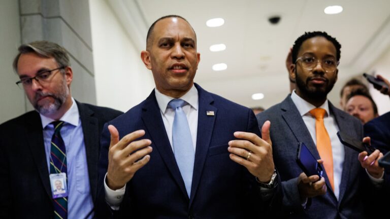 Virginia judge blocks redistricting referendum result that boosted Democrats' election hopes