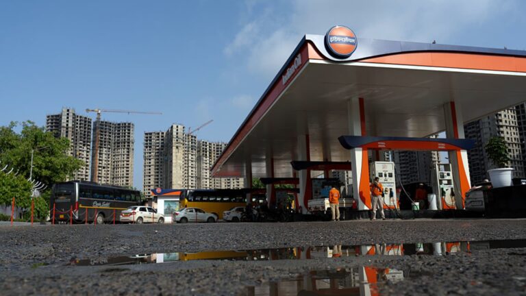 U.S. Hormuz blockade hits India just as Russian oil purchase waiver expires, deepening energy worries