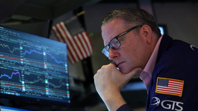 Cramer explains the divergence in tech stocks – and why software may continue to lag