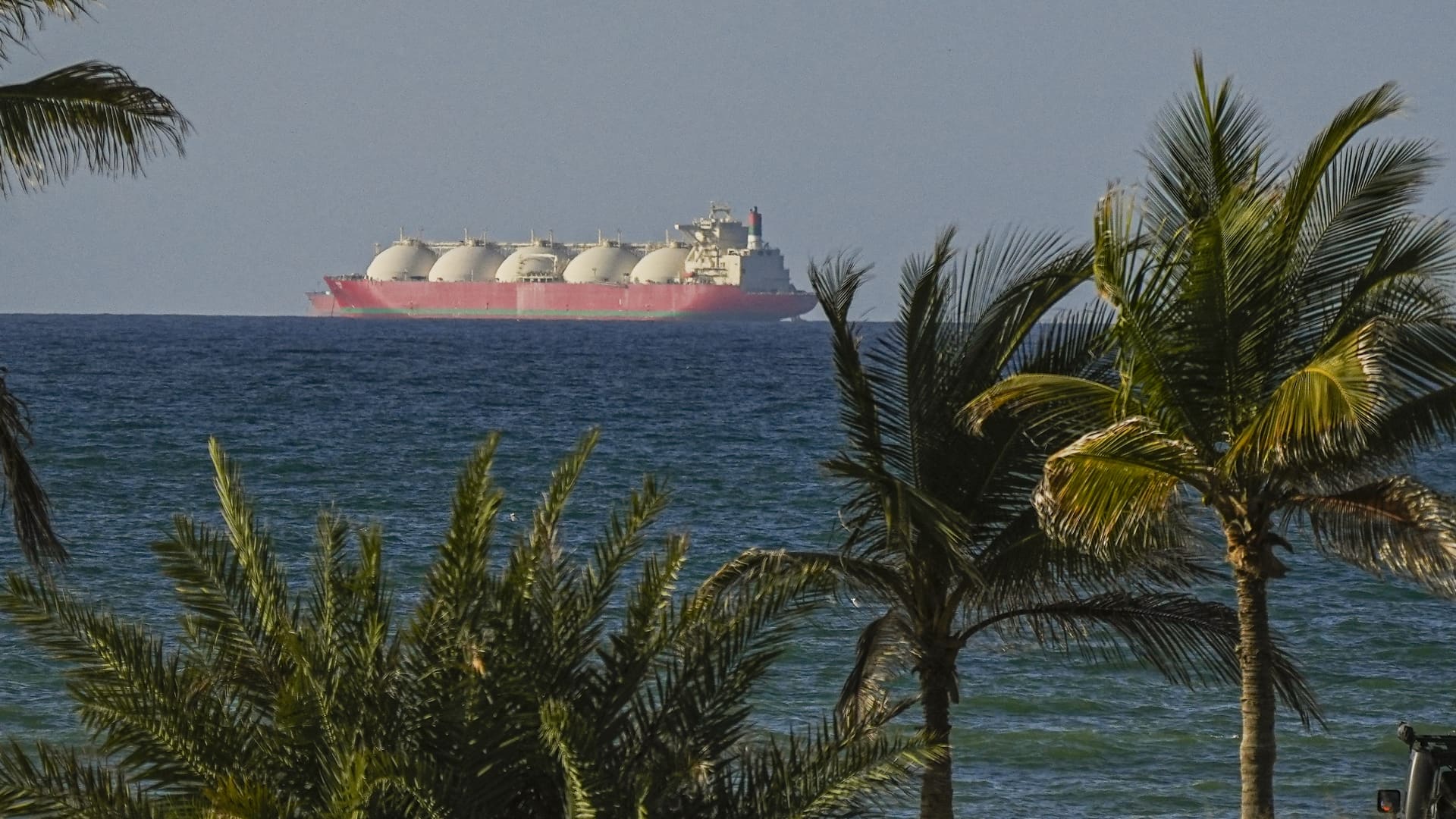 First ships pass Strait of Hormuz since Trump-Iran ceasefire, but traffic remains low amid confusion