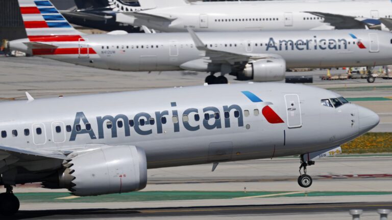 American rejects merger talks with United Airlines