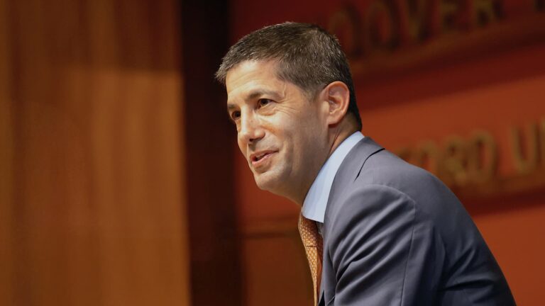 Kevin Warsh Faces Senate Scrutiny Over Fed Independence and Financial Disclosures
