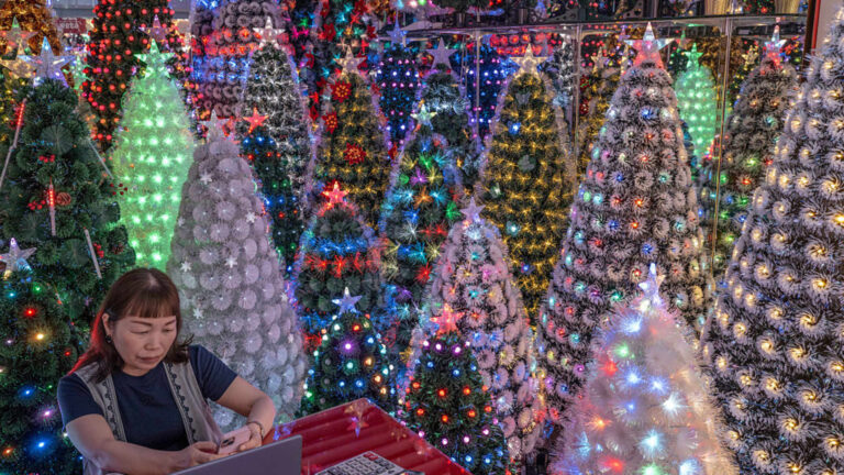 Holiday Inflation Looms as Geopolitical Tensions Disrupt Global Supply Chains