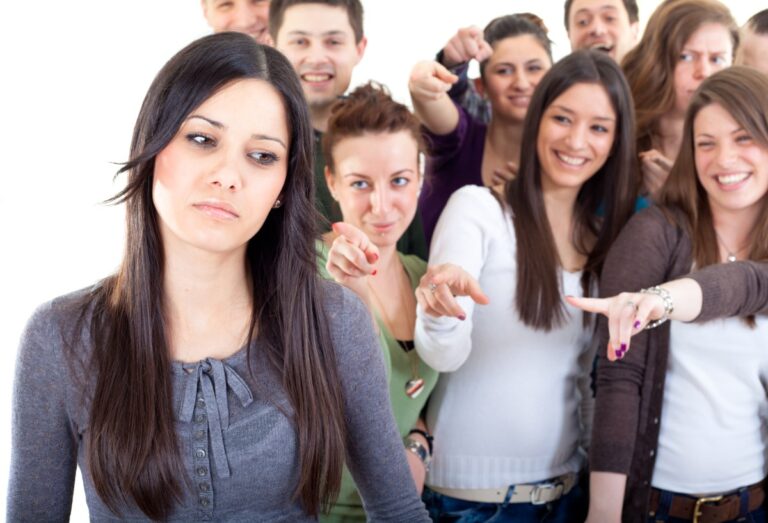 PSA: If you employ the Meta AI app, your friends will find out and it will be embarrassing