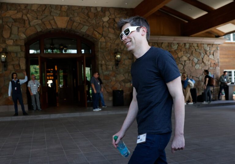 Sam Altman’s project Globe looks to scale its human verification empire. First stop: Tinder.
