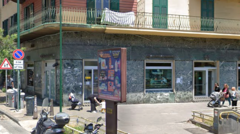 Naples bank robbers hold 25 individuals hostage then vanish through tunnel