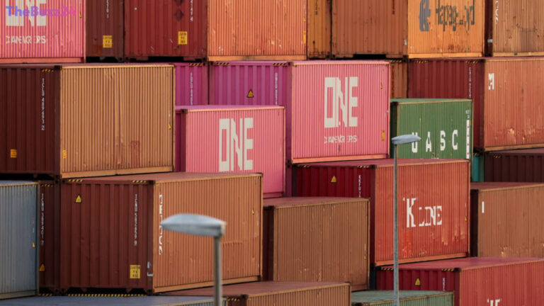 Japan’s Export Surge Driven by Semiconductor Boom, Outpacing Expectations