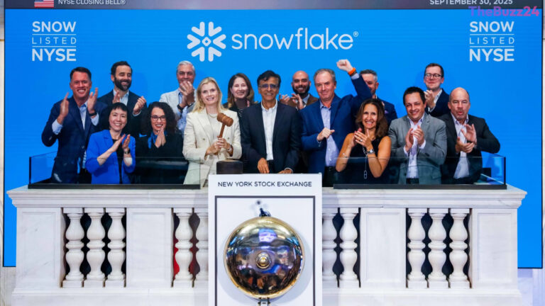 Snowflake Shares Skyrocket as AI Strategy Ignites Software Sector Rally