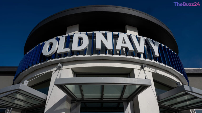 Gap Inc. Faces Investor Skepticism as Old Navy Sales Slump Overshadows Earnings Growth