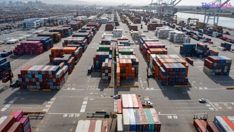 Businesses Begin Receiving Tariff Refunds as Trump Vows to ‘Fight’ Repayments
