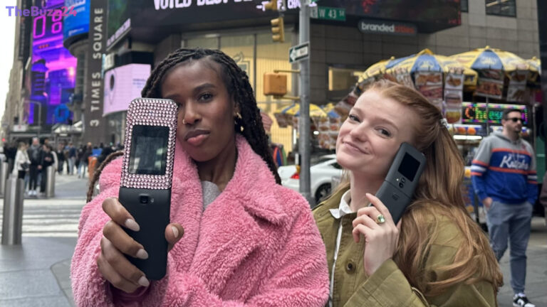Going Retro: What a Four-Day Flip Phone Experiment Reveals About Our Smartphone Addiction