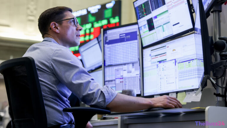 Investors Turn to Semiconductor Volatility to Shield Portfolios