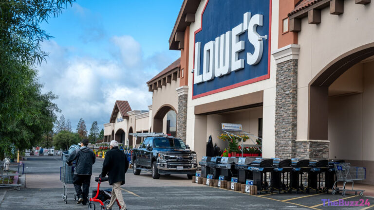 Lowe’s Beats Forecasts on Strong Spring Sales Amid Tough Housing Market