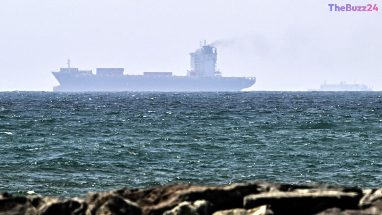 Oil Prices Climb as Iran Uranium Directive Stalls Peace Hopes