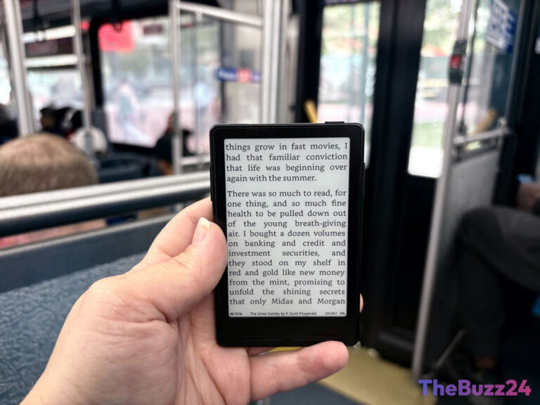 Magnetic Mini E‑Reader Promises a Break from Endless Scrolling