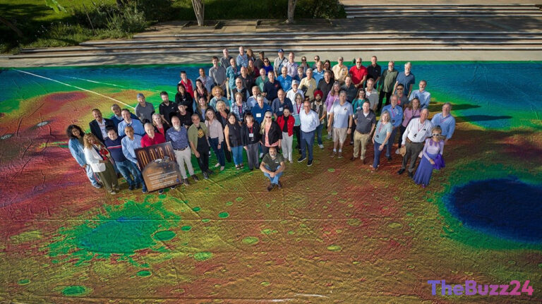 Odyssey Team Celebrates on a Global Map of Mars