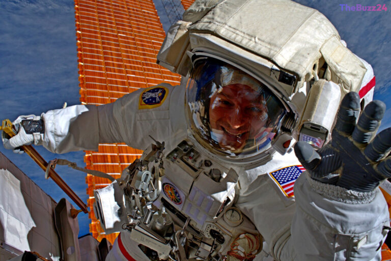 Astronaut Andrew Morgan Departs NASA to Resume Full-Time Military Command