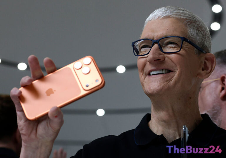 Apple Posts Record Revenue Amidst Looming Memory Chip Shortages