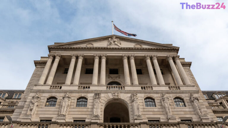 Global Economic Stability Under Threat from Debt, Inflation, and AI Volatility