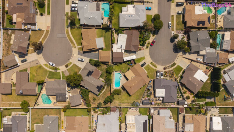 Home Sellers Retreat as Market Momentum Stalls Amid Economic Pressures