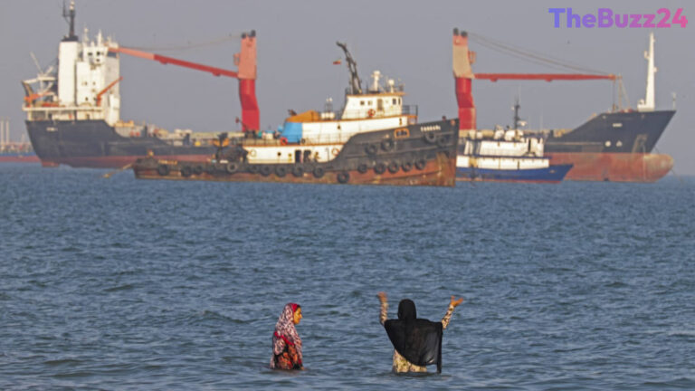 Strait of Hormuz Reopening: Shipping Industry Braces for Potential Surge Amid Diplomatic Breakthrough
