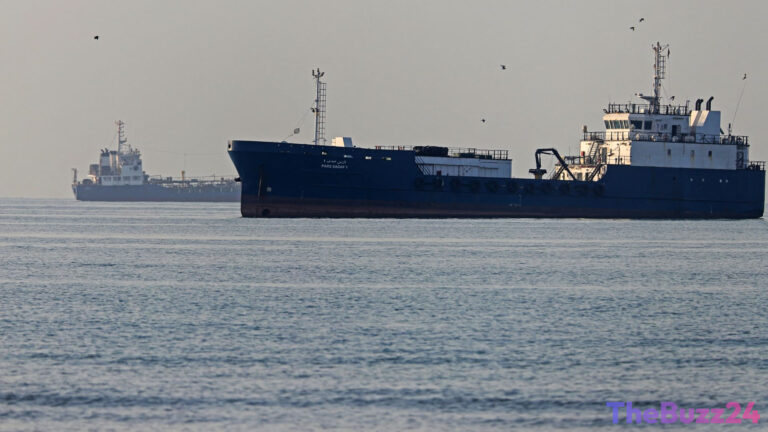 Oil Flows Resume: Hormuz Traffic Jumps After U.S.-Iran Agreement
