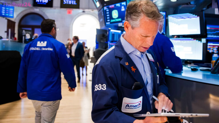 Market Braces for Jobs Data as Lululemon Dives on Weakened Outlook