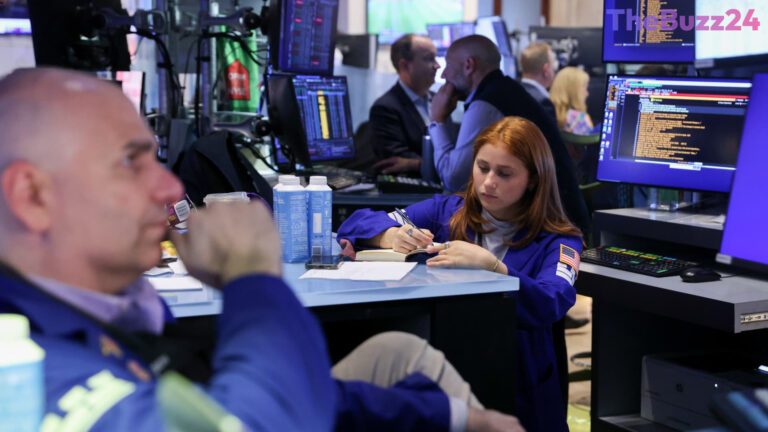Wall Street Stages Rebound as Tech Stocks Lead Market Recovery