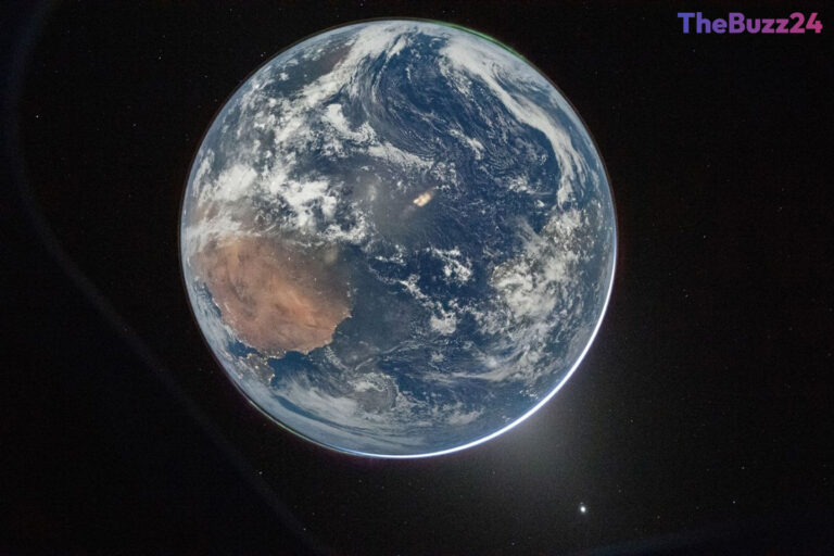 A Moonlit Masterpiece: Artemis II Captures Breathtaking Nighttime View of Earth from Deep Space