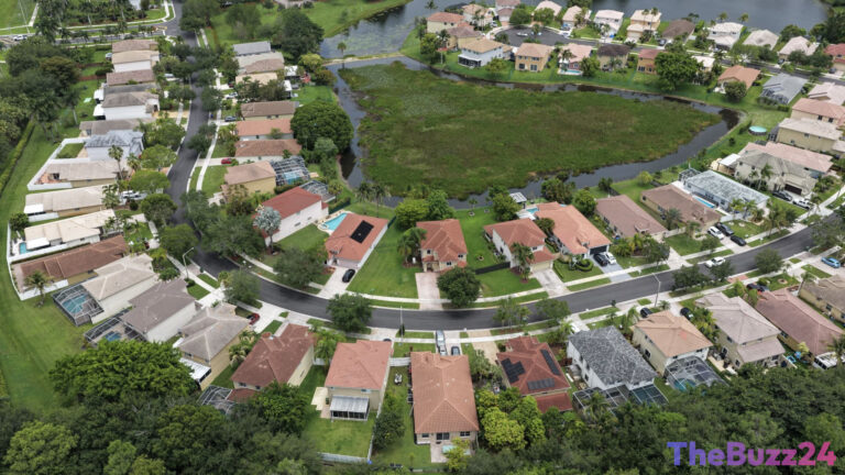 Mortgage Demand Slips as Stagnant Interest Rates Keep Homebuyers on the Sidelines