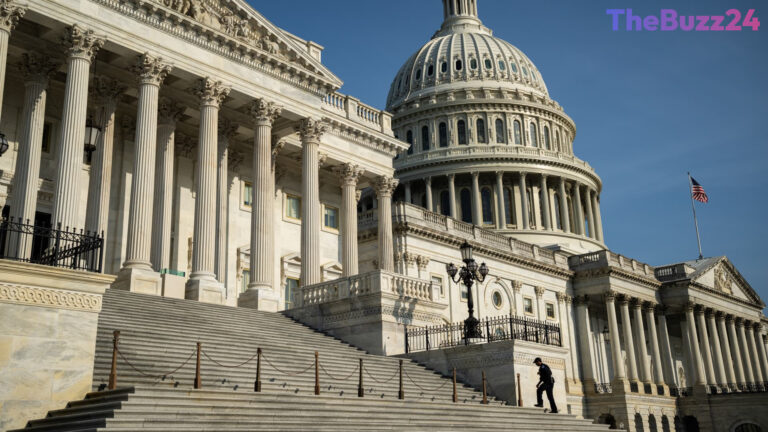 Senate Bill Seeks to Bar Federal Officials, Presidents from Issuing Digital Assets