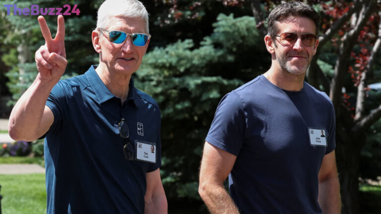 Tim Cook’s Final Earnings Call: Apple at a Crossroads Amid Record Valuation and AI Challenges