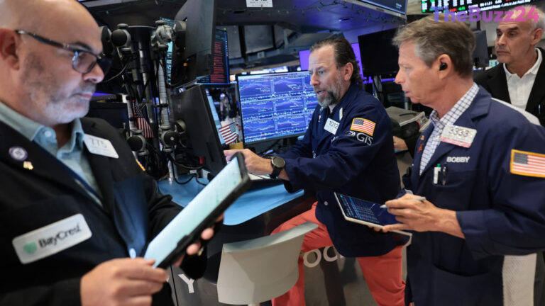 Global Shift: Investors Look Beyond U.S. Tech Giants to International Markets