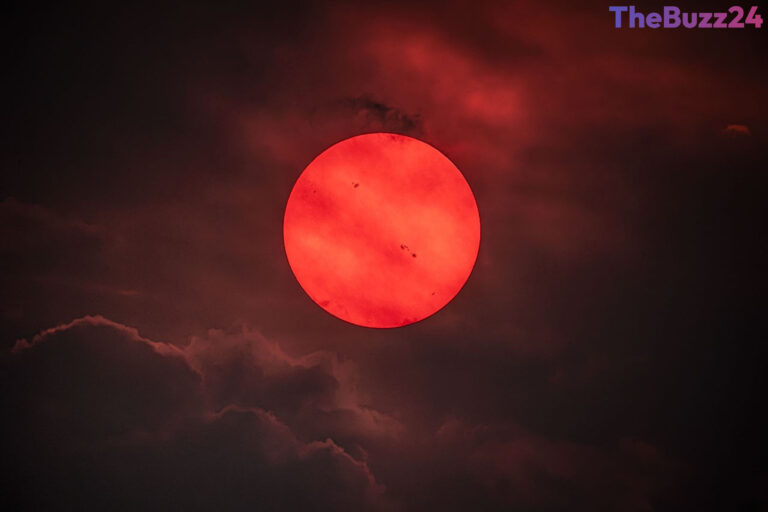 Eerie Skies over British Columbia Capture Sun Through Wildfire Smoke