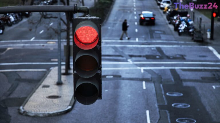 How Smart Traffic Lights Are Rewarding Law-Abiding Drivers to Curb Speeding
