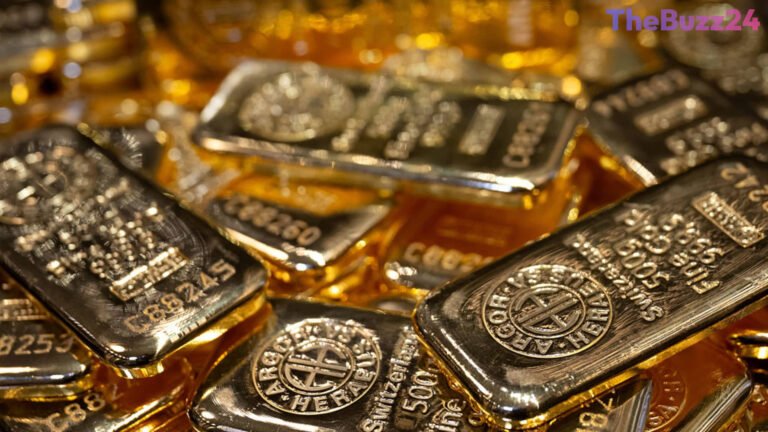 Gold Set for Strong Weekly Gain as Debt Fears and Weak Dollar Revive Bullion
