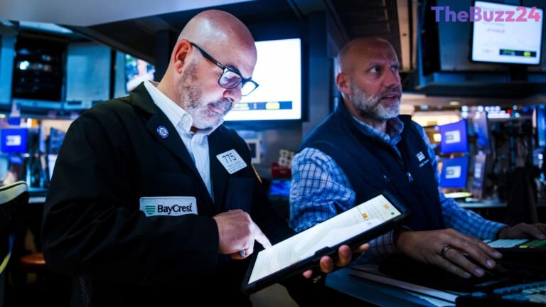 S&P 500 Hits New Record as Tech Drives Gains Amidst Global Market Volatility