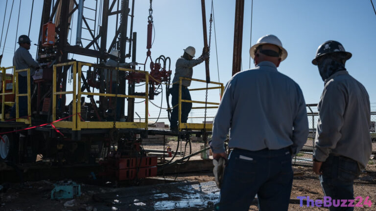 Crude Oil Prices Slump as Geopolitical Friction Eases on U.S.-Iran Diplomatic Framework