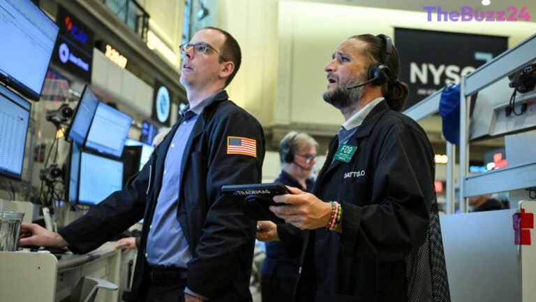 Beyond the Tech Giants: Why Top Investors Are Urging a Shift to Broad Diversification Amid Market Turbulence