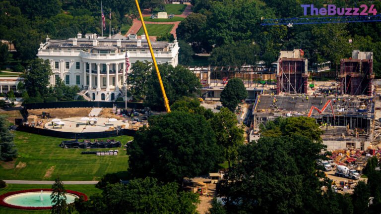 Trump Urges Supreme Court to Unblock $400 Million White House Ballroom Project