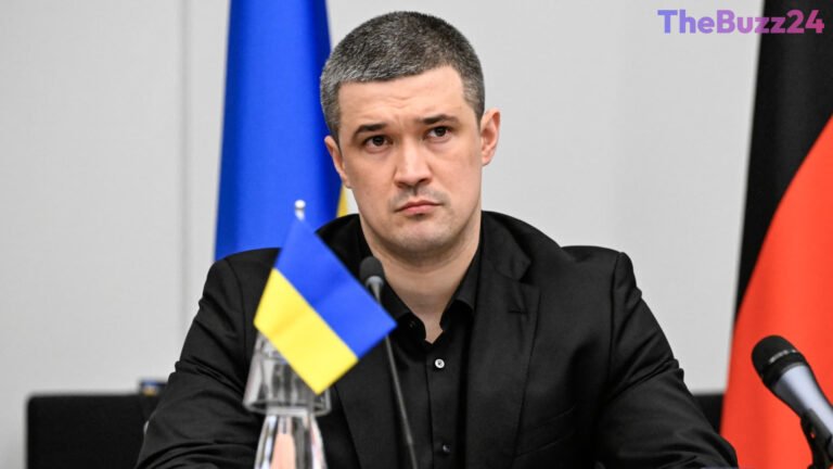 Former Defense Chief Challenges Zelenskyy, Calls for Wartime Elections in Ukraine