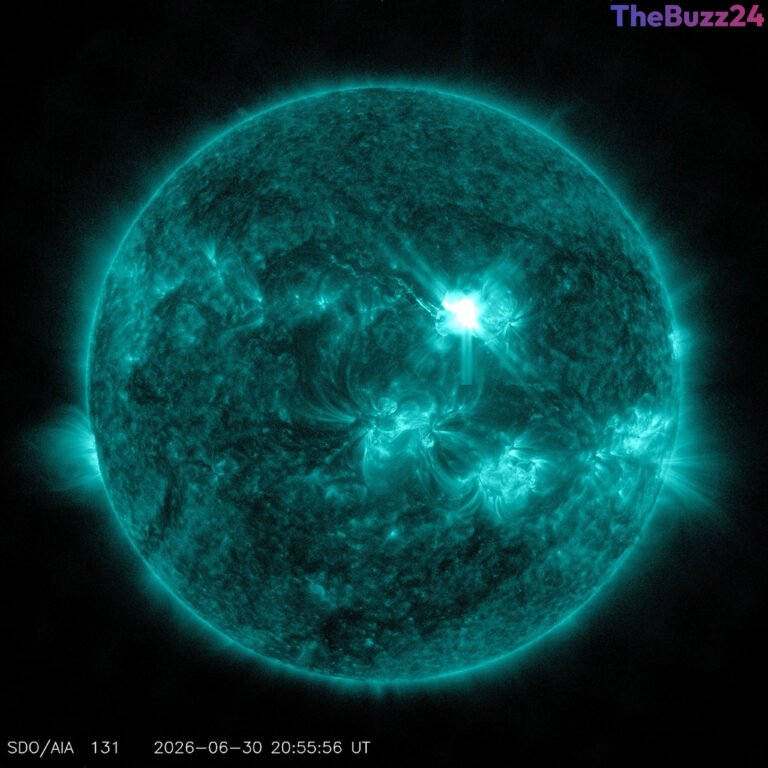 AI Breakthrough: New Model Predicts Solar Storms Hours Before Emergence