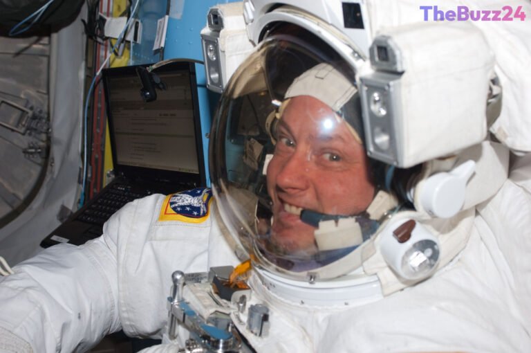 Veteran Astronaut Mike Fincke Retires After 30-Year NASA Career and Four Space Missions