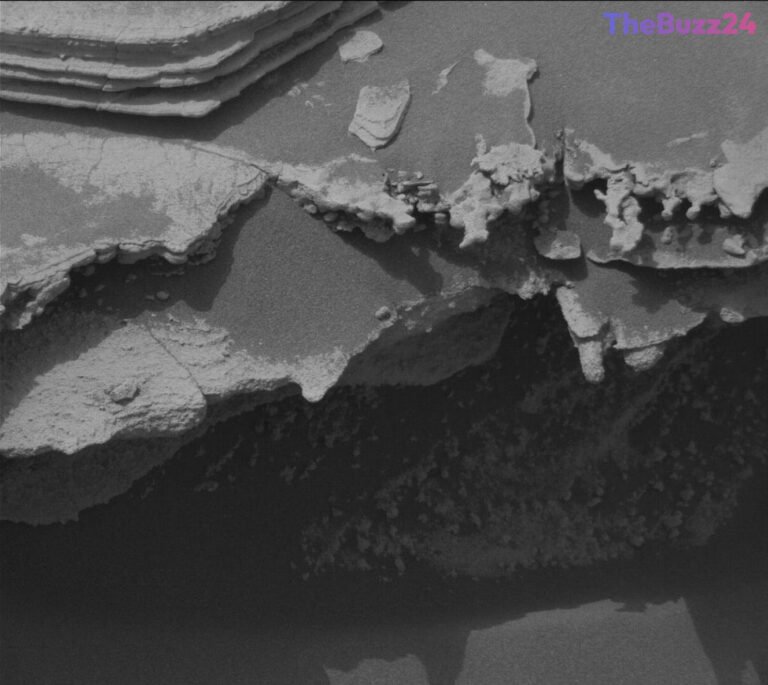 Curiosity Rover Resumes Ascent Up Mount Sharp Following Geological Detour