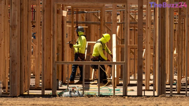 Berkshire Hathaway Acquires Near 10% Stake in Homebuilder Lennar Amid Sector Slump